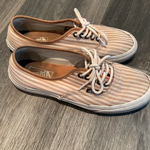 Vans striped sneakers size 8.5 - Picture 4 of 7